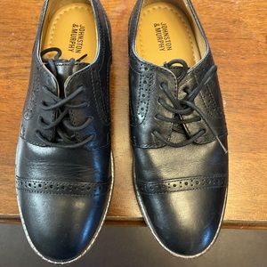 Johnston & Murphy boy dress shoes